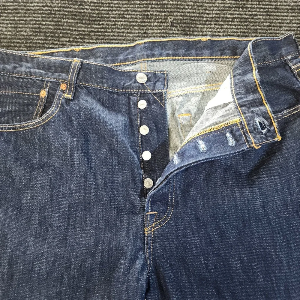 Levis measurements waist
